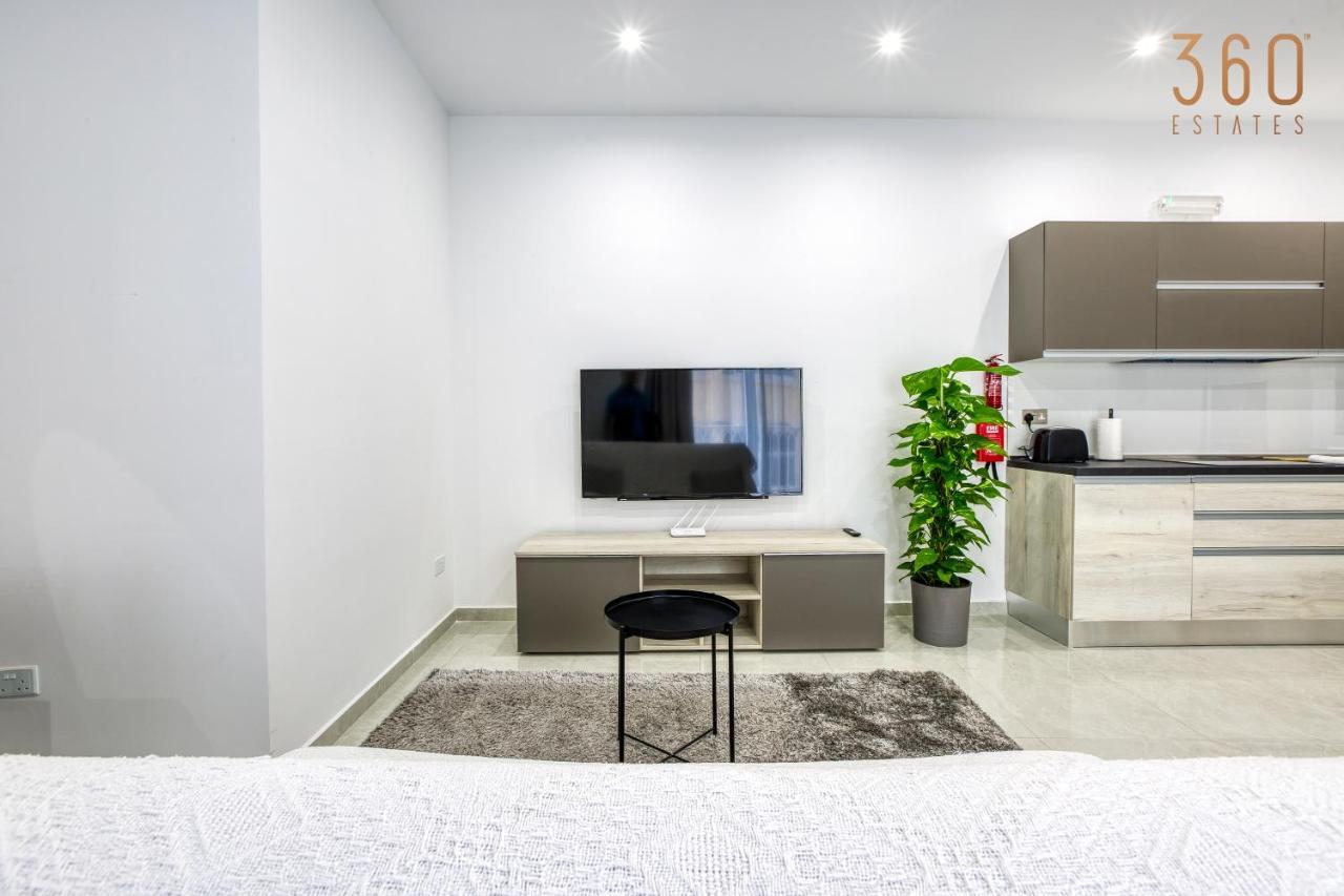 A Lovely 1Br Home With Balcony Just Off The Coast By 360 Estates Saint Julian's ภายนอก รูปภาพ