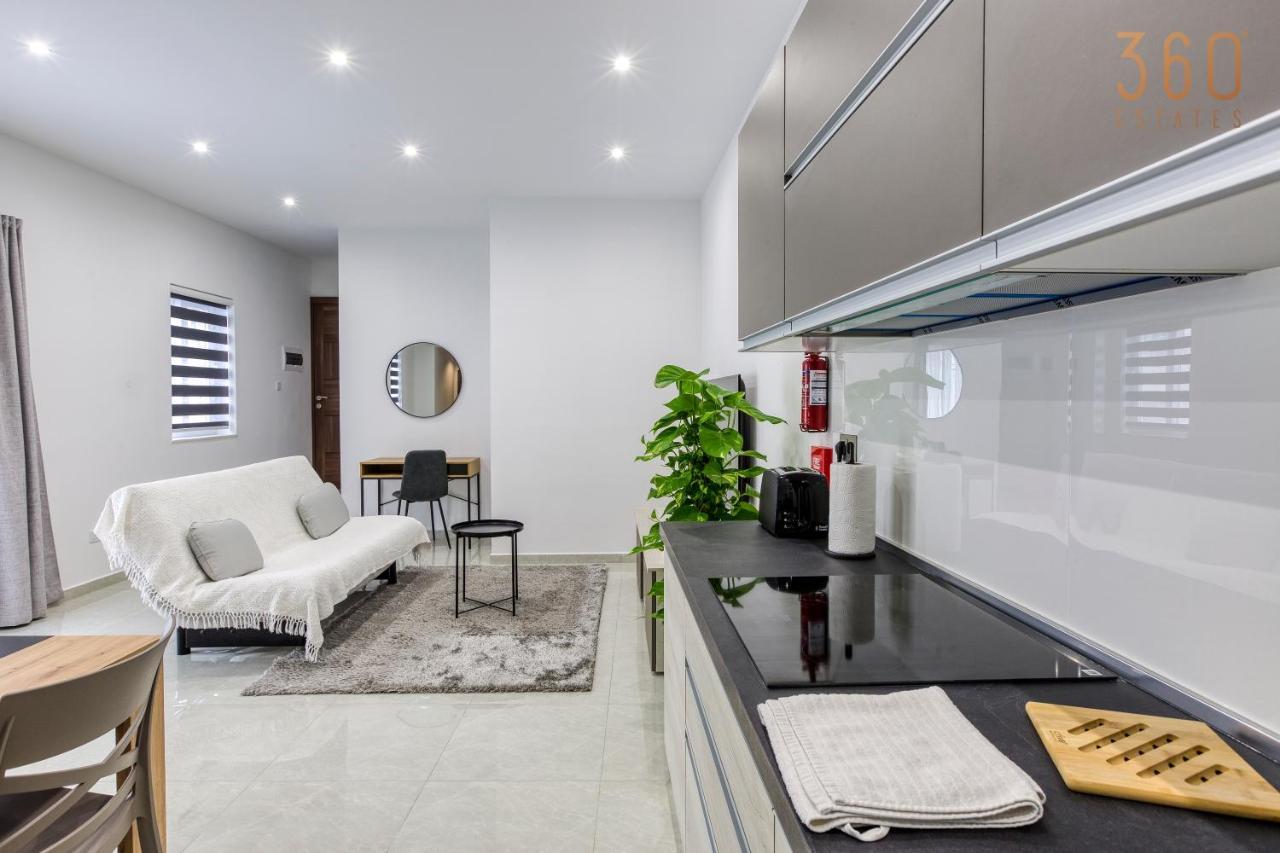 A Lovely 1Br Home With Balcony Just Off The Coast By 360 Estates Saint Julian's ภายนอก รูปภาพ