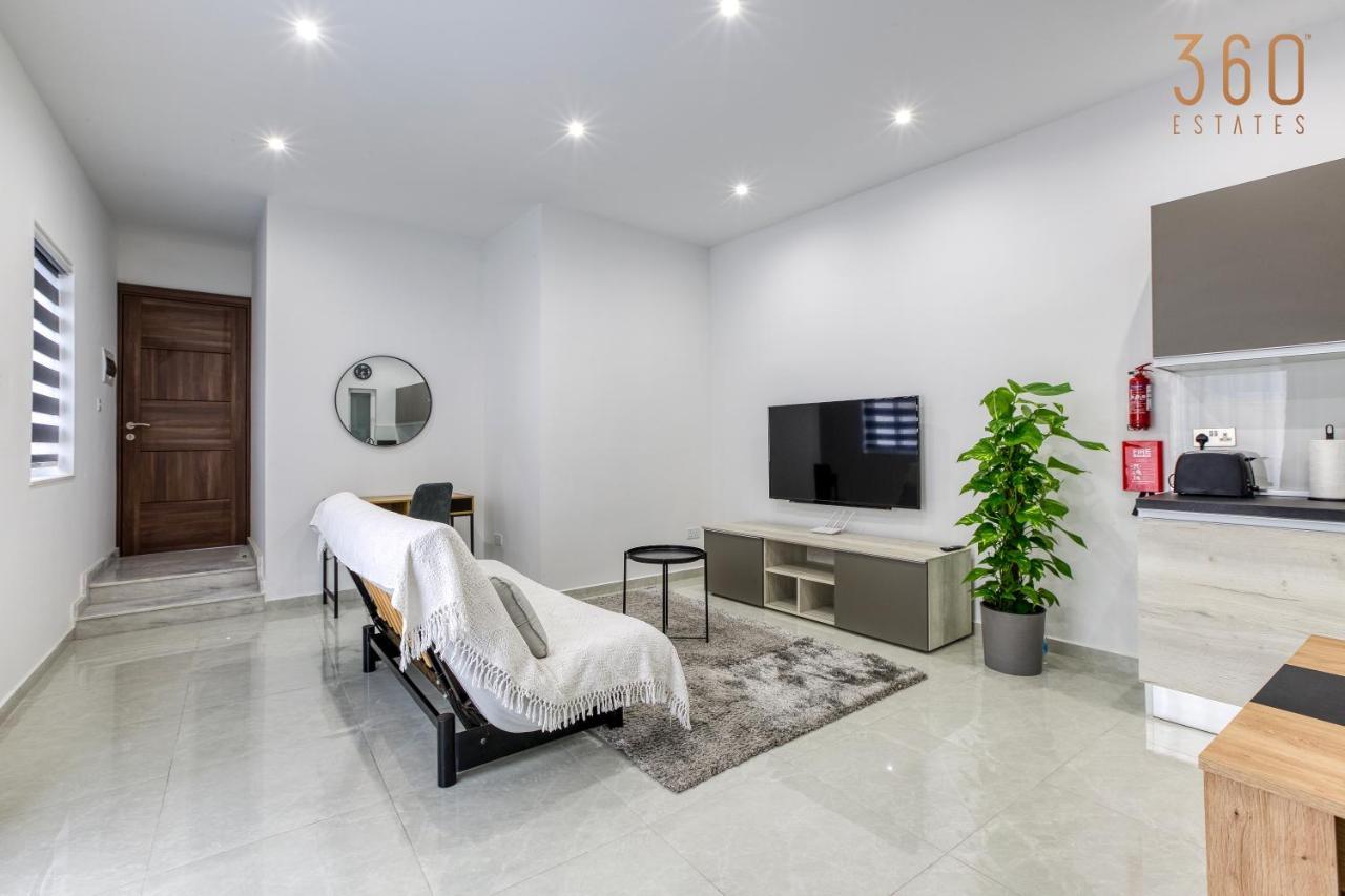 A Lovely 1Br Home With Balcony Just Off The Coast By 360 Estates Saint Julian's ภายนอก รูปภาพ