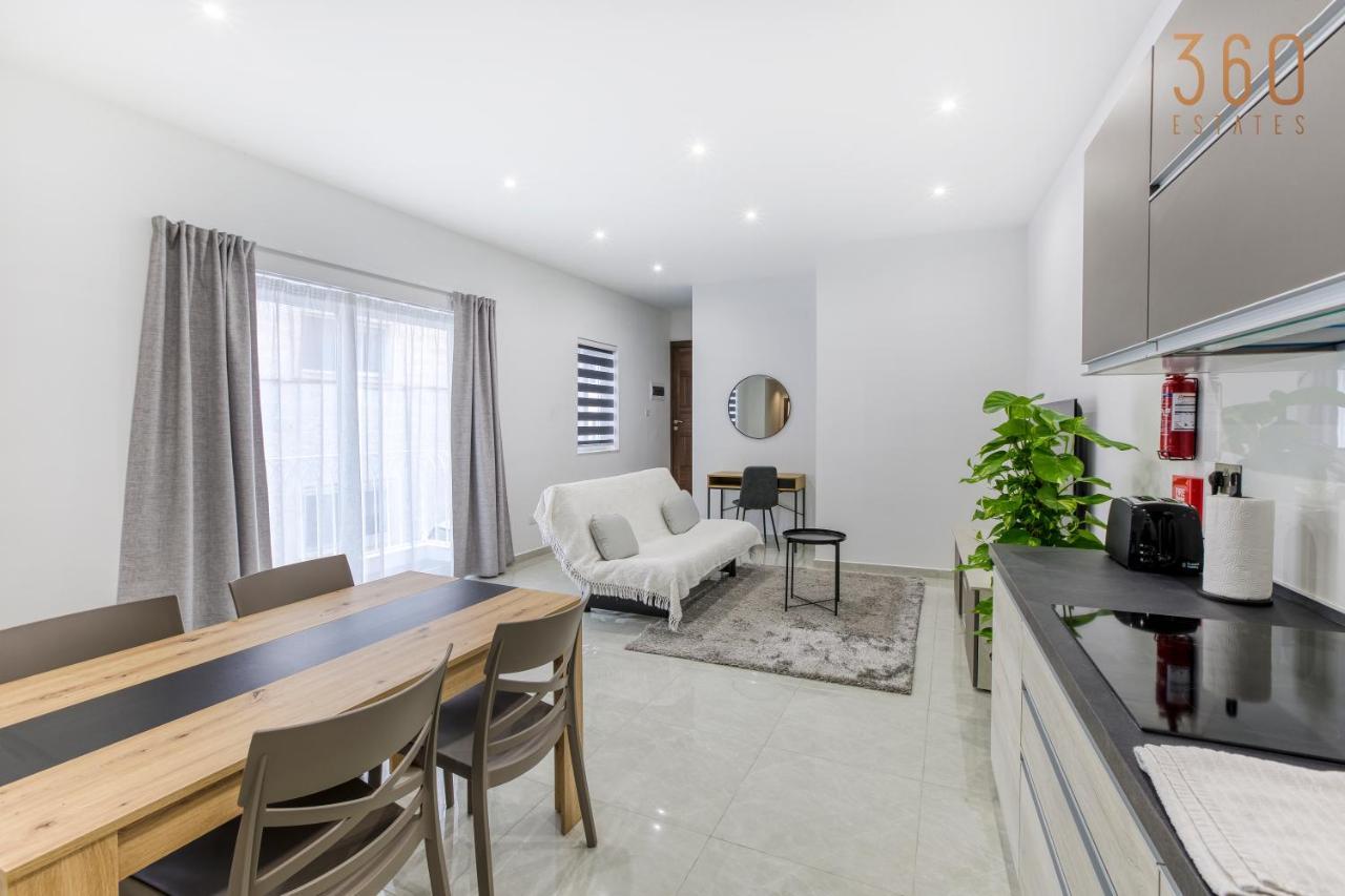 A Lovely 1Br Home With Balcony Just Off The Coast By 360 Estates Saint Julian's ภายนอก รูปภาพ
